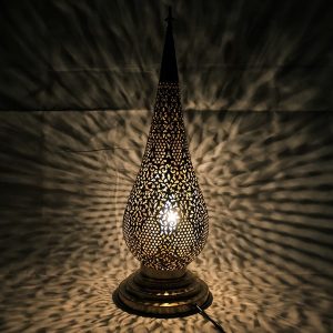 Photophore sous forme de goutte d'eau fabriqué à la main par des artisants marocain. Un style chic disponible en cuivre avec différents motifs.
