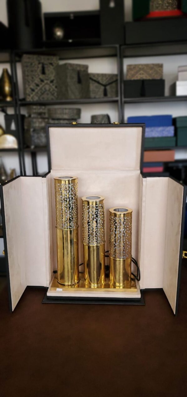 coffret de luminaires en metal dore decoration marocaine traditionnelle