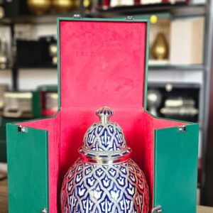 Jarre Céramique Artisanale Marocaine avec Motifs Géométriques - Présentation Luxueuse