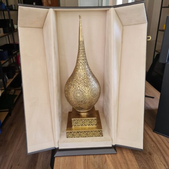 Luminaire en Métal Doré Artisanal Marocain - Décoration Intérieure Élégante