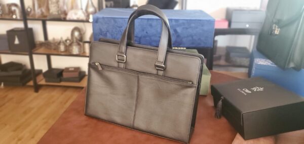 Sacoche d'Affaires en Cuir Gris Anthracite - Élégance Moderne et Organisation Professionnelle